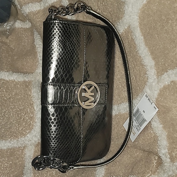 Michael Kors Handbags - Michael Kors Fulton Bag